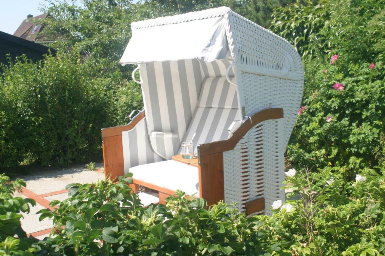 Ferienwohnungen Und Haushaelfte Friesland Midlum  Exterior photo